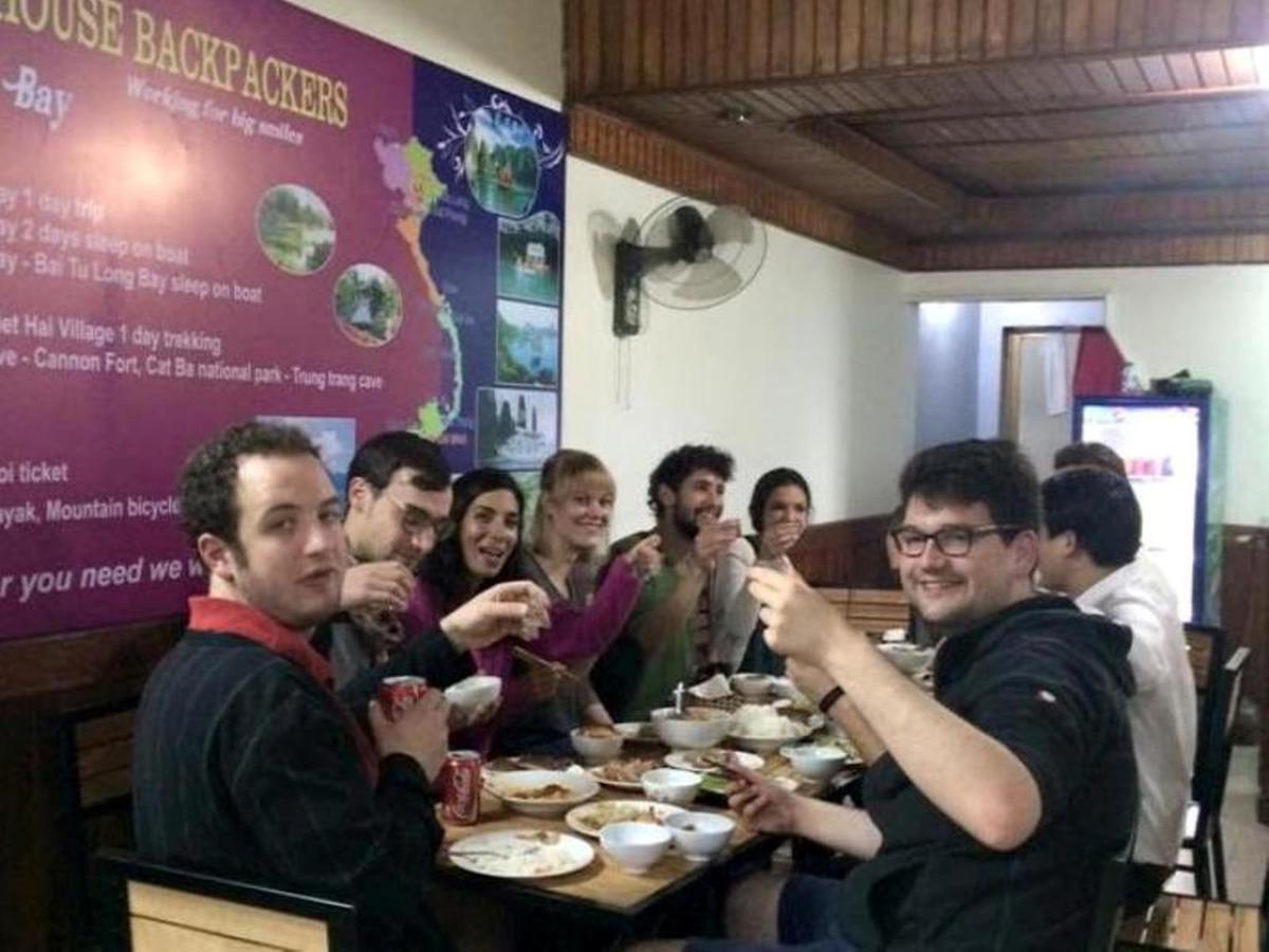 מלון Dong Khe Sau Cat Ba House Backpackers מראה חיצוני תמונה